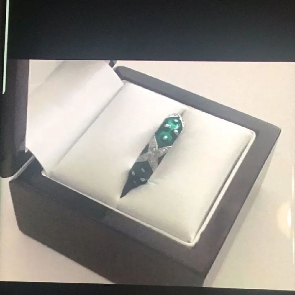 Green Enamel & CZ “X” Design Stack Band Ring - Picture 5 of 6
